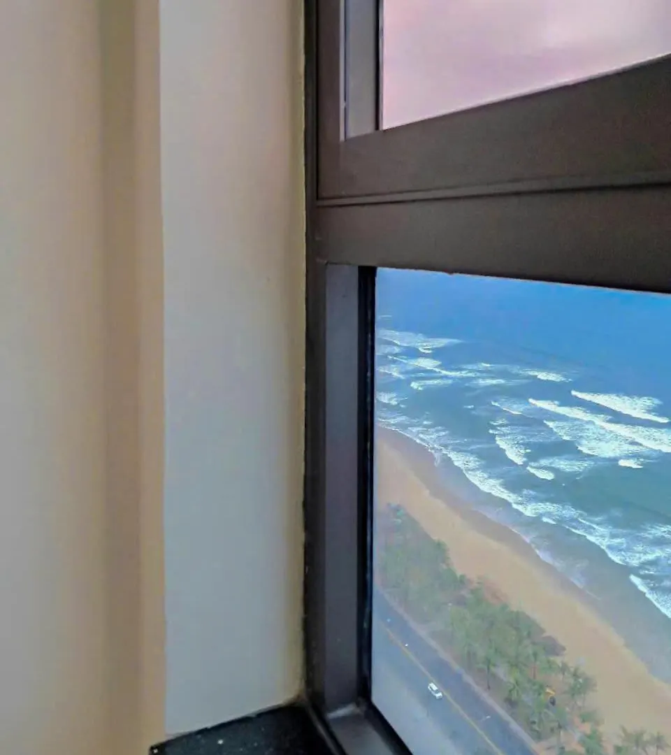 Doco Apartment Sea View With White Sand Da Nang