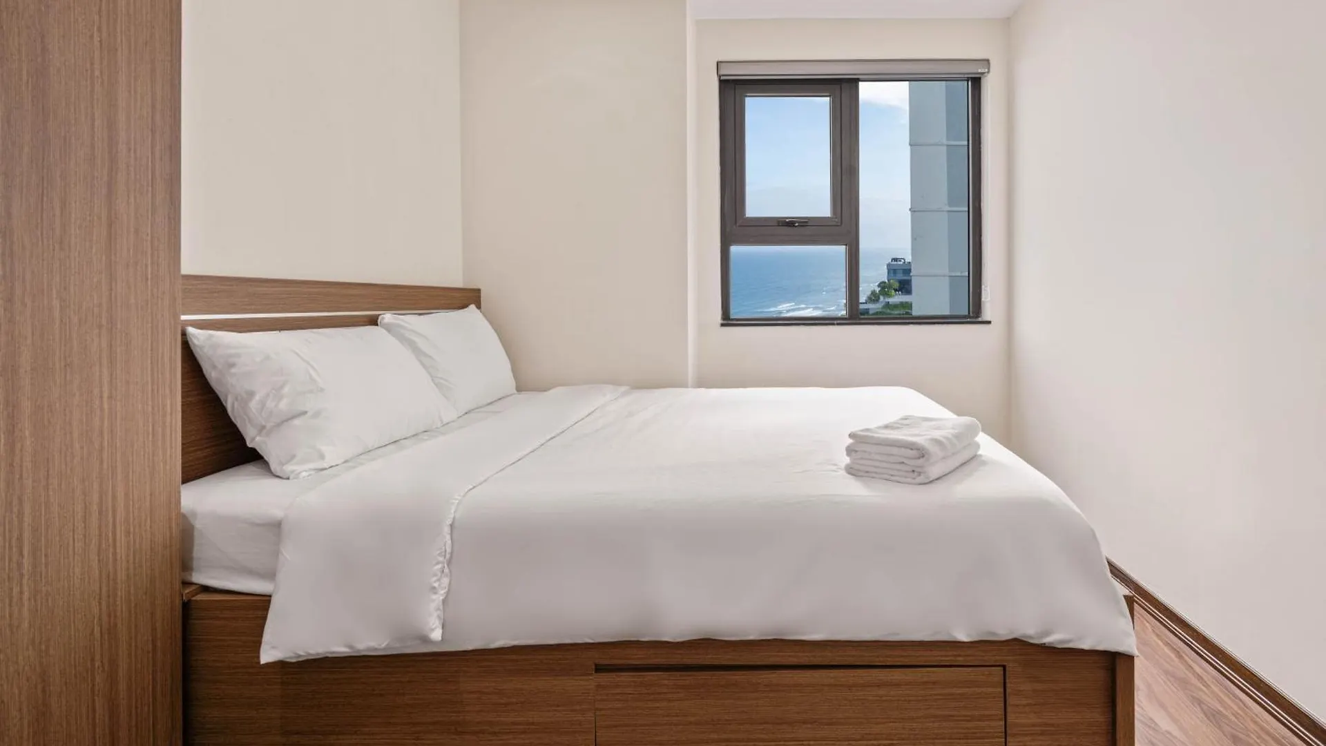 Doco Apartment Sea View With White Sand Da Nang 0*,  Vietnam