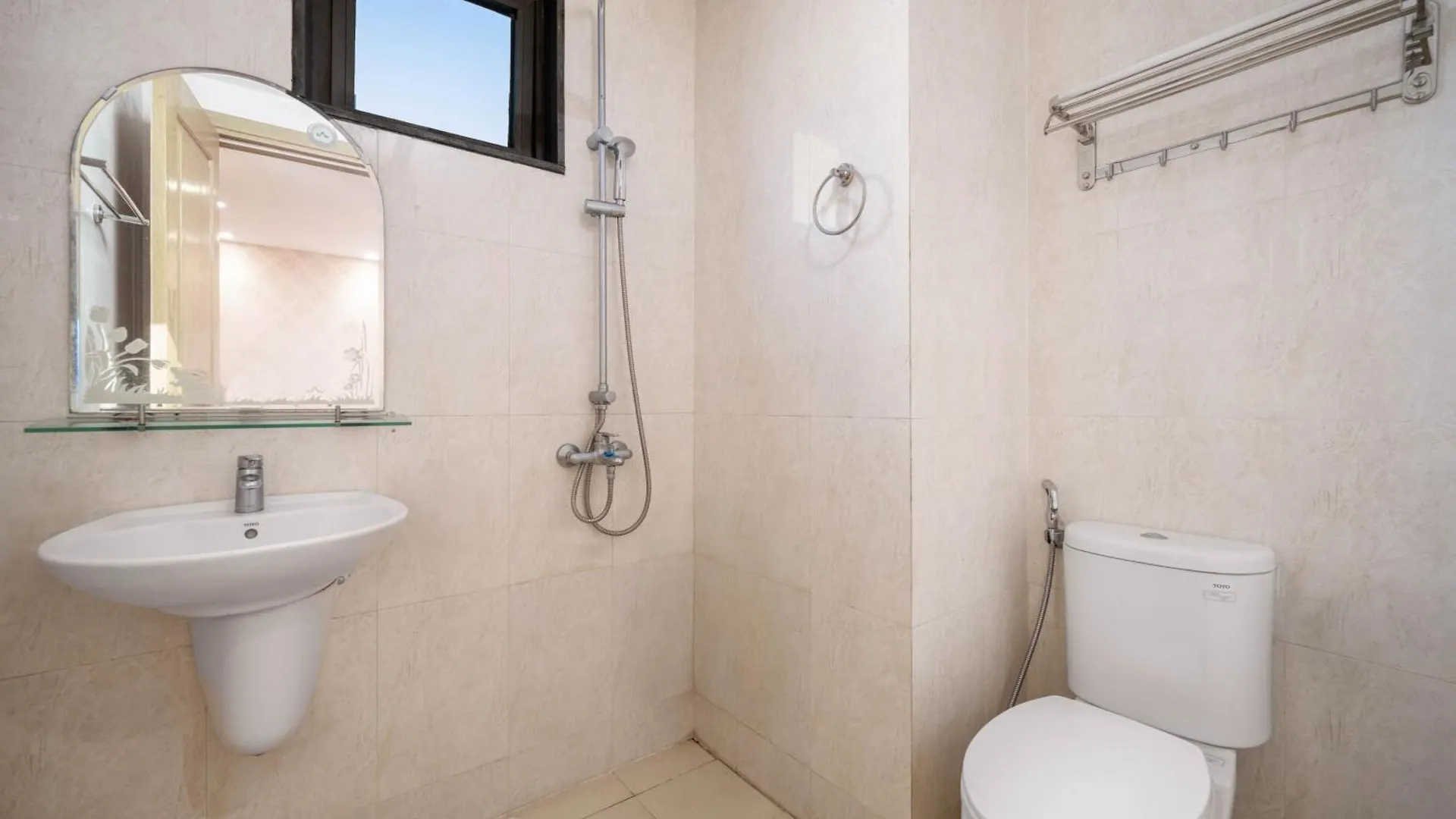 Doco Apartment Sea View With White Sand Da Nang