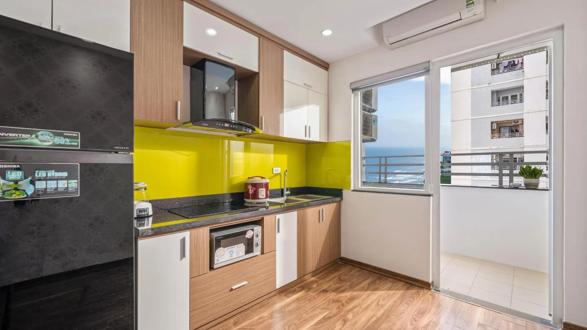Doco Apartment Sea View With White Sand Da Nang Vietnam