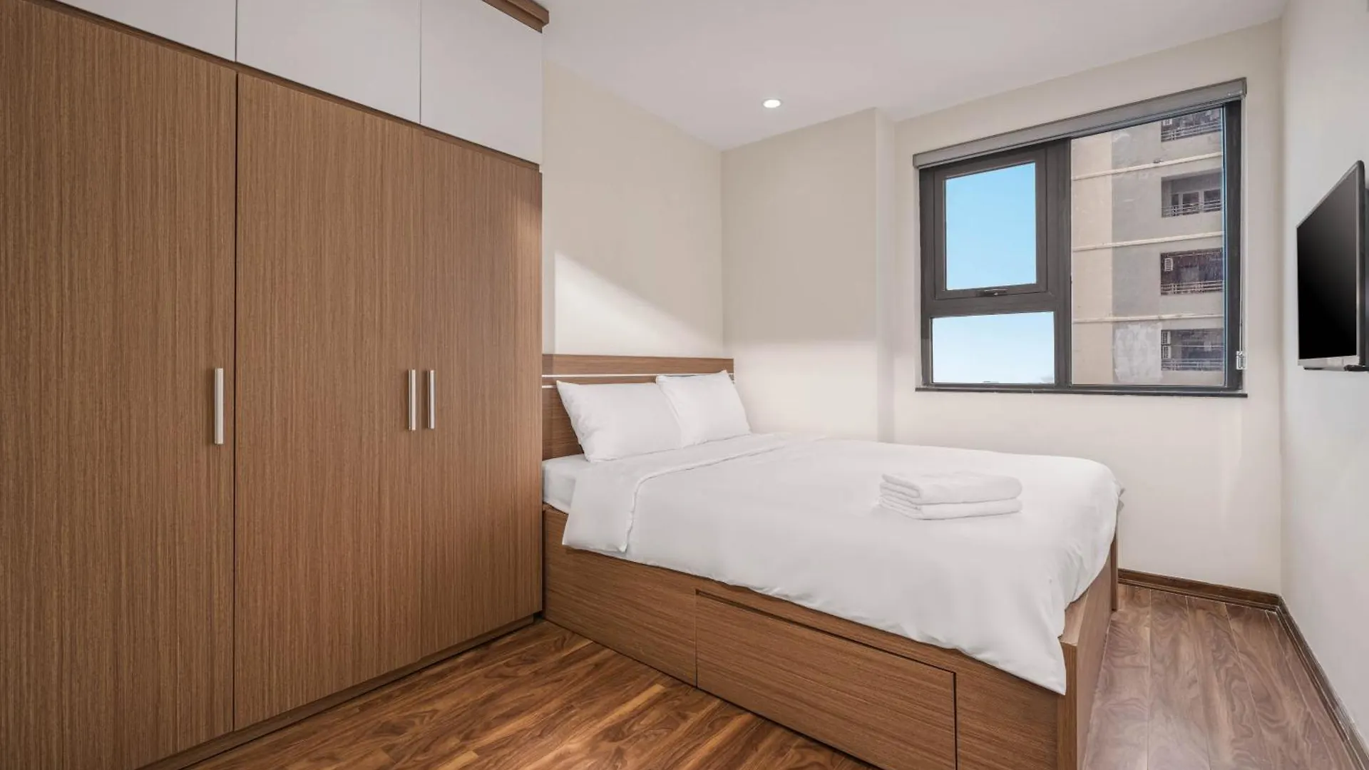 Doco Apartment Sea View With White Sand Da Nang Vietnam