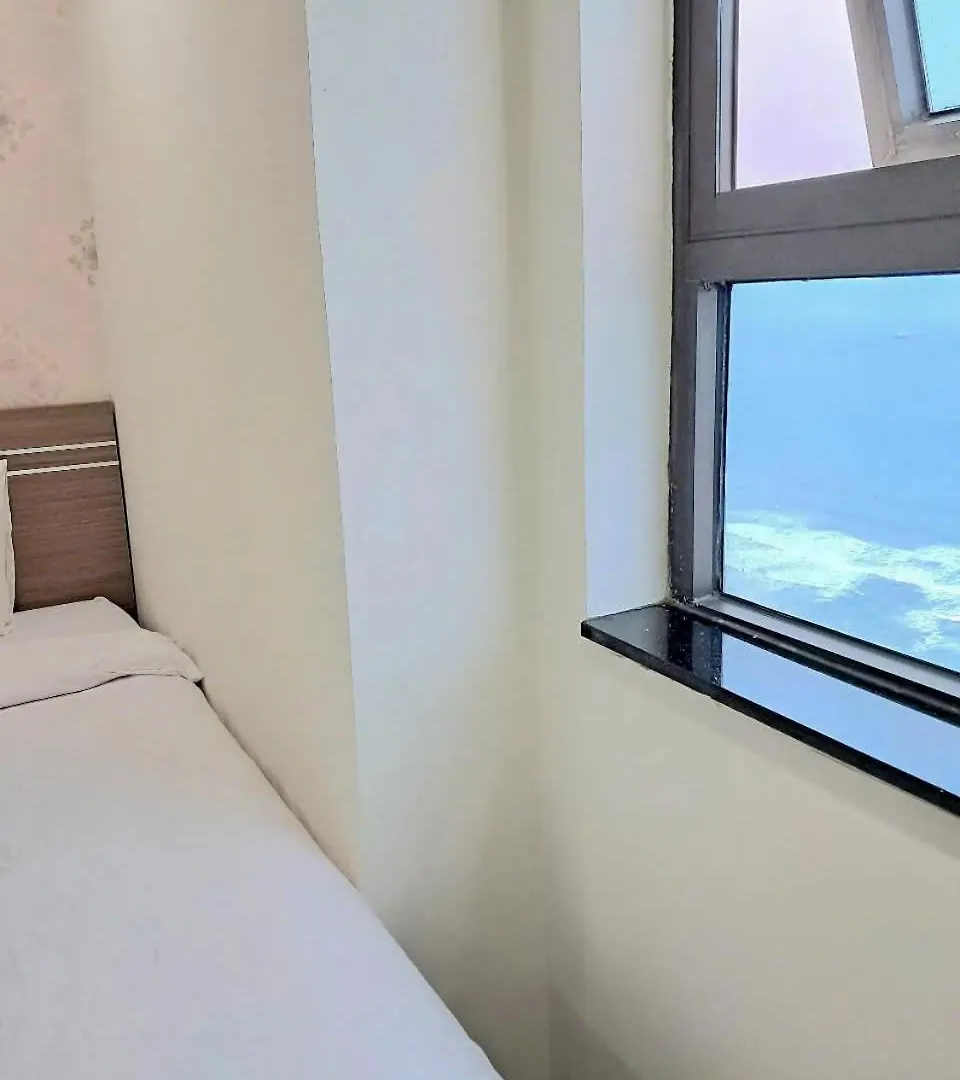 Doco Apartment Sea View With White Sand Da Nang